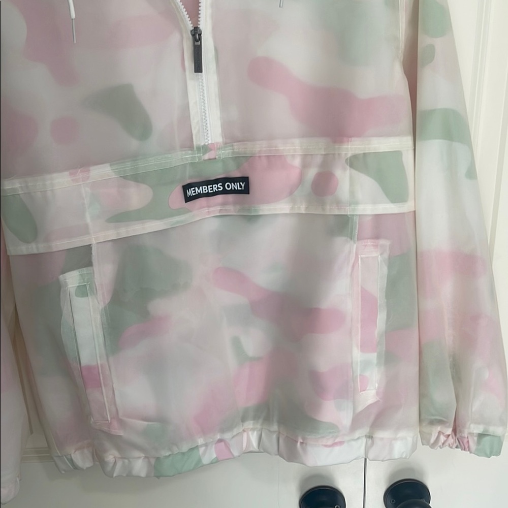 Members Only Pink and Green Raincoat Lightweight Water-Resistant - Picture 3 of 5